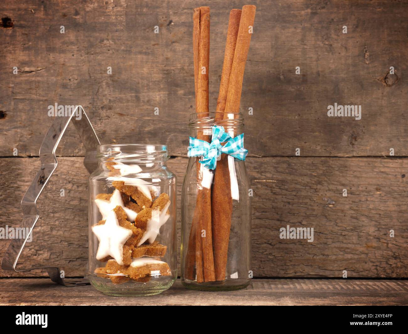 Décoration de Noël sur un fond de bois et de l'espace pour texte ou l'image Banque D'Images