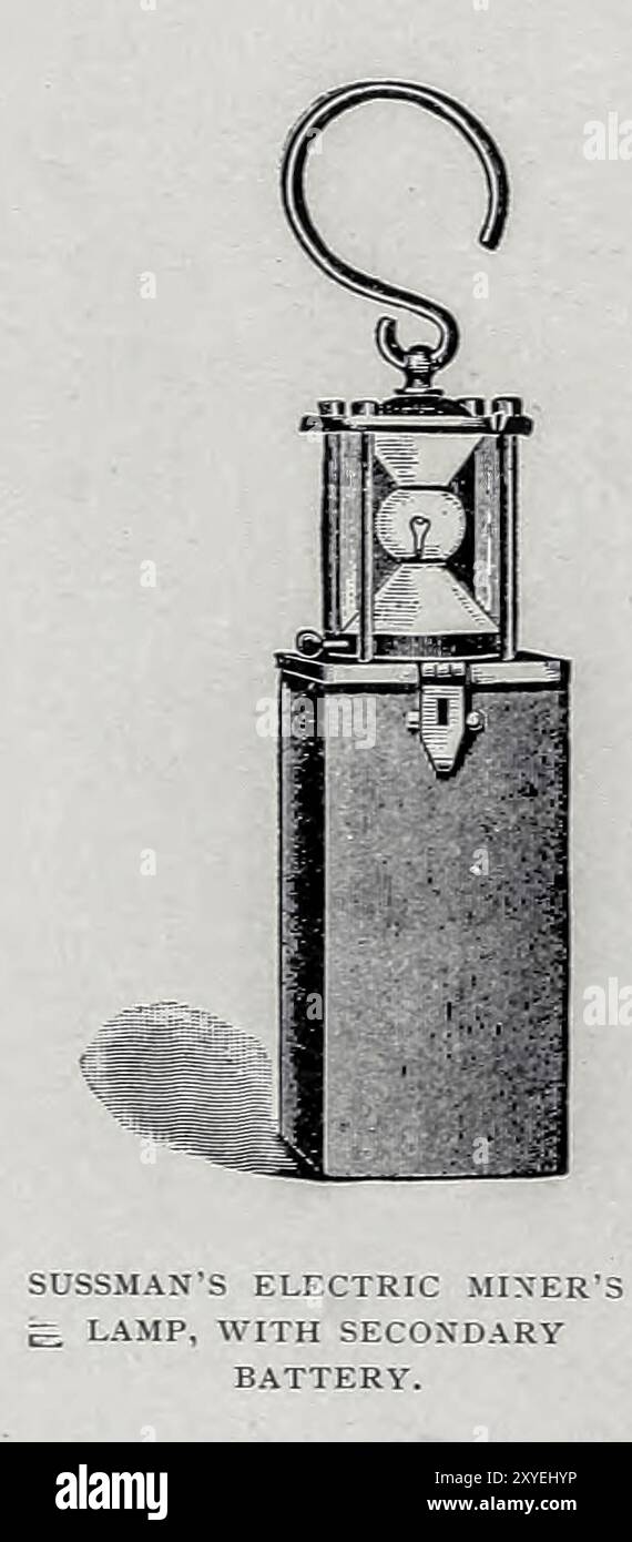 LAMPE DE MINEURS ÉLECTRIQUES DE SUSSMAN, AVEC BATTERIE SECONDAIRE DE L'ARTICLE APPLICATIONS DE L'ÉLECTRICITÉ DANS LES HOUILLÈRES DE LA GRANDE-BRETAGNE. Par Sydney F. Walker. Tiré de l'Engineering Magazine consacré au progrès industriel volume XIX 1900 The Engineering Magazine Co Banque D'Images