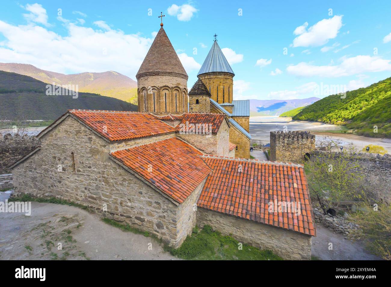 Église Ananuri sur la rivière Aragvi en Géorgie Banque D'Images