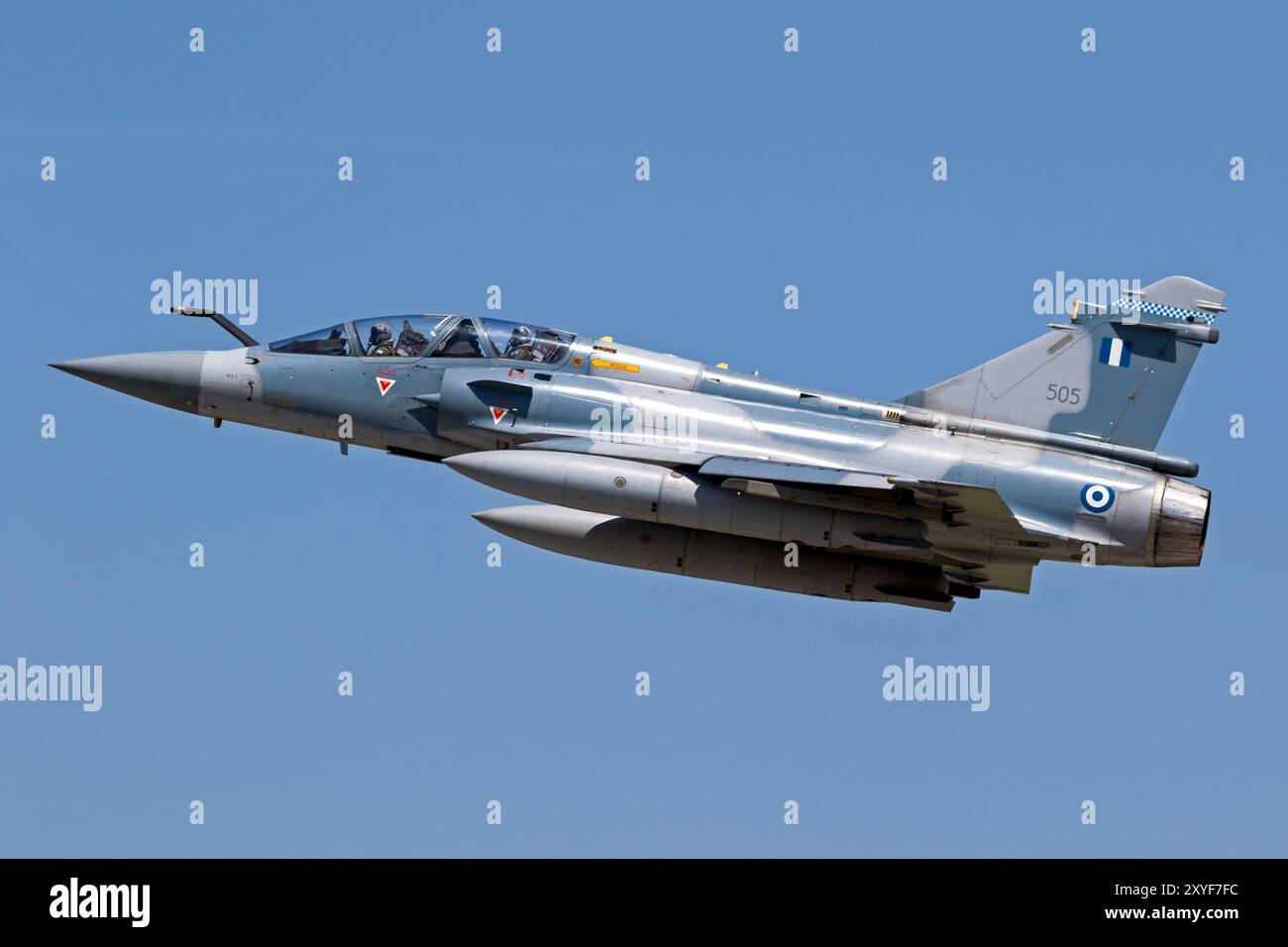 Hellenic Air Force Dassault Mirage 2000 avion de chasse en vol au-dessus de la base aérienne de Larissa. Grèce - 4 mai 2017 Banque D'Images