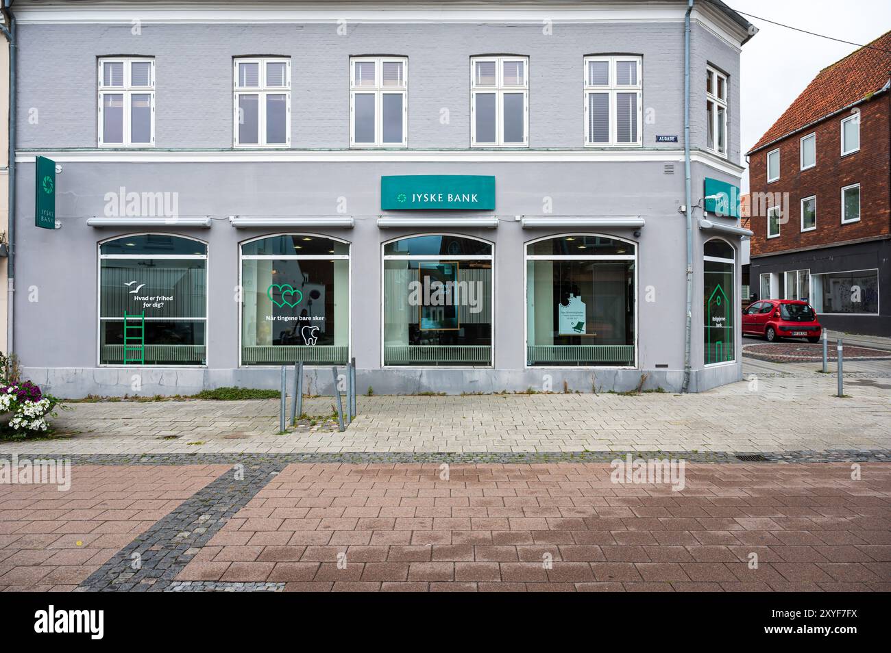 Vordingsborg, Seeland, Danemark, 22 juillet 2024 - façade d'une agence locale de la Banque Jyske Banque D'Images