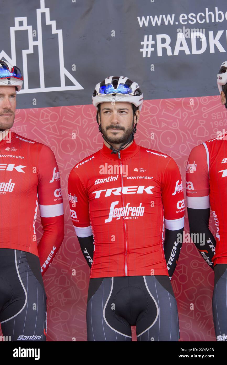 ESCHBORN, ALLEMAGNE, 1er MAI 2018 : Julien Bernard (Trek-Segafredo) à la course cycliste Eschborn-Francfort Banque D'Images