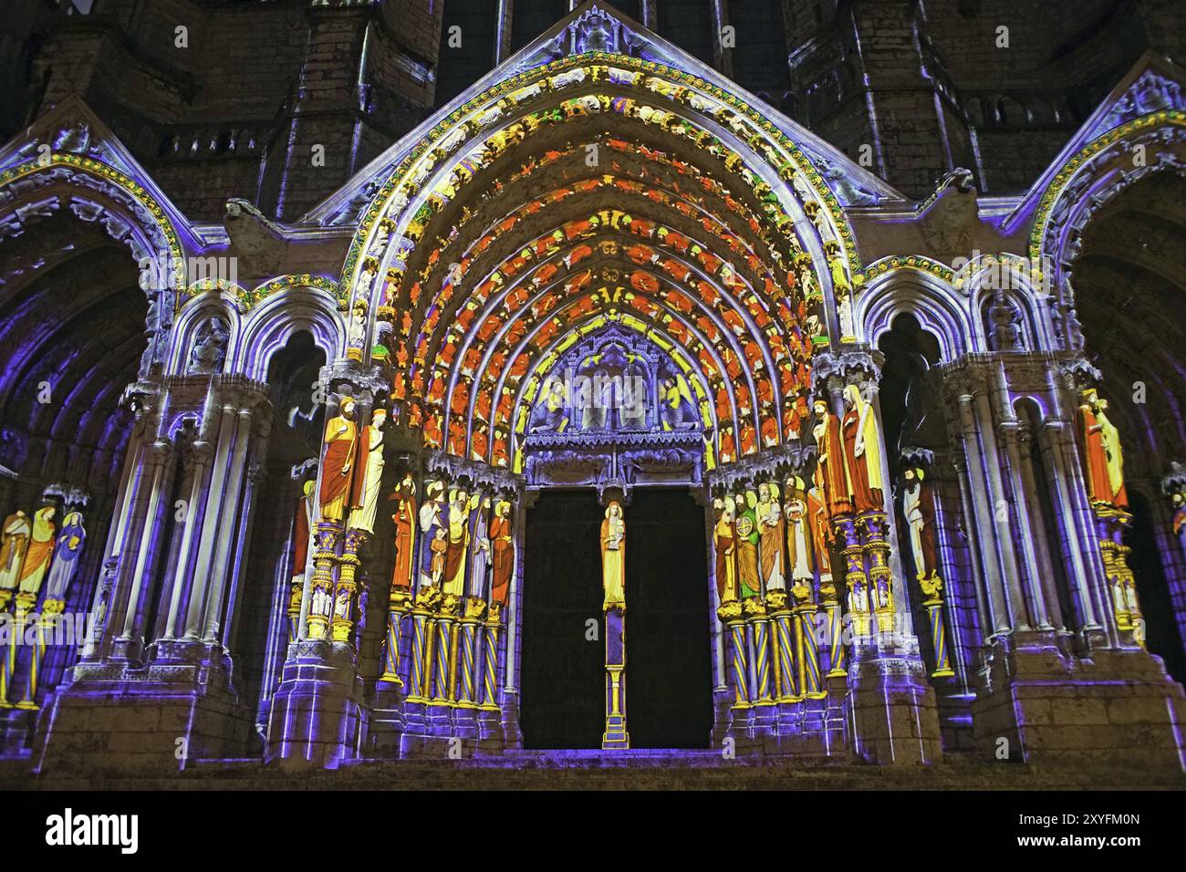 Cathédrale illuminée, portails, Chartres en lumières, France, Europe Banque D'Images