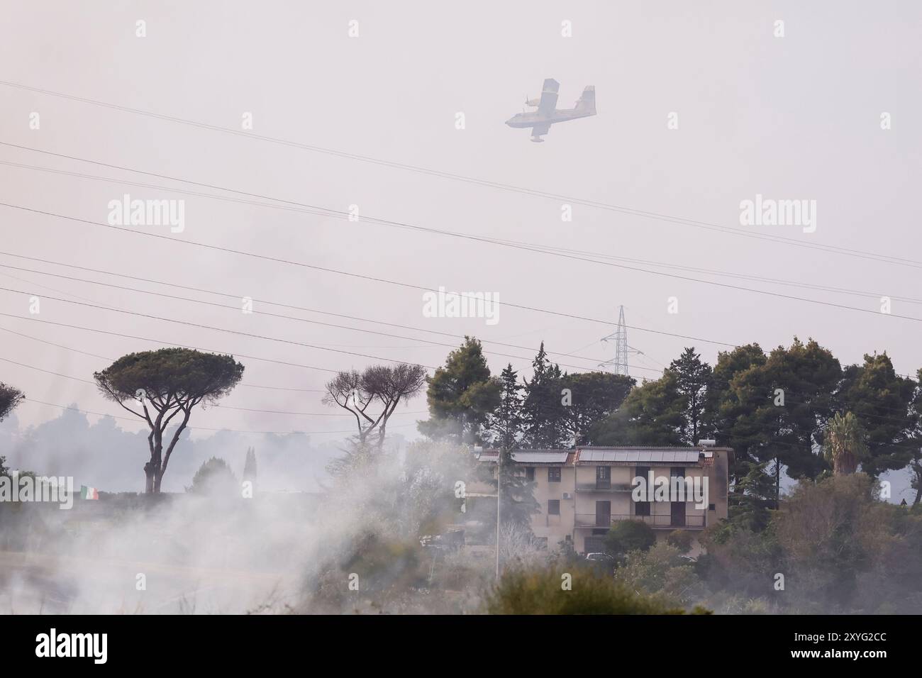 Roma, Italie. 29 août 2024. Incendio a Monte Carnevale, il fumo investe la citt&#xe0 ; Roma, Italia &#x2014 ; Gioved&#xec ; 29 Agosto 2024 - Cronaca - (foto di Cecilia Fabiano/LaPresse) incendie à &#xb0;Monte Carnevale Rome, Italie - jeudi 29 août 2024 - News - (photo de Cecilia Fabiano/LaPresse) crédit : LaPresse Live News Banque D'Images