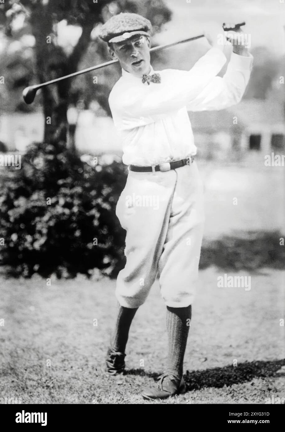 Bobby Jones (1902-1971), golfeur amateur américain d'Atlanta, en Géorgie, qui a fondé et aidé à concevoir l'Augusta National Golf Club, et co-fondé le Masters Tournament. Jones est le seul golfeur à avoir jamais remporté un « Grand Chelem » d'une seule année consistant en la victoire dans les quatre tournois de golf majeurs de son époque (les championnats open et amateur aux États-Unis et au Royaume-Uni) en une seule année civile (1930). Photo : c1915-c1920. Banque D'Images