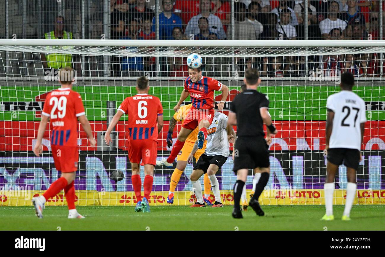 Strafraumszene, Torraumszene Tim Siersleben 1. FC Heidenheim 1846 FCH (04) klaert 1. FC Heidenheim v. BK Haecken, Fussball, Conference League, Play Off, Rueckspiel, saison 2024/25, 29.08.2024 Foto : Eibner-Pressefoto/Michael Weber Banque D'Images