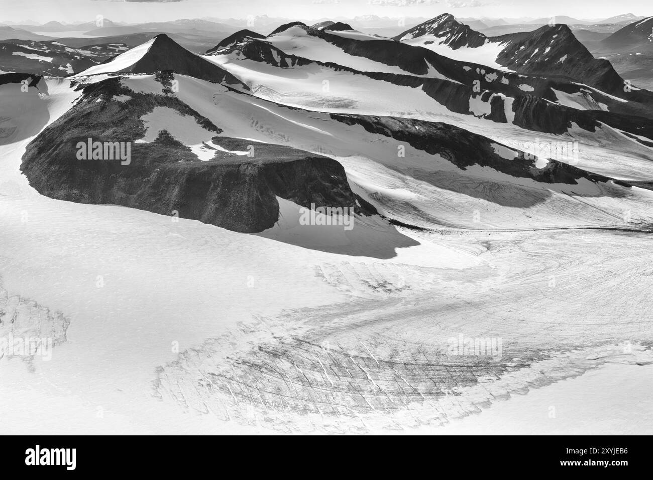 Vue sur le glacier Alep Sarekjiegna aux montagnes Gavabakte et NIAC, parc national de Sarek, patrimoine mondial de Laponie, Norrbotten, Laponie, Laponie, Suède, Banque D'Images