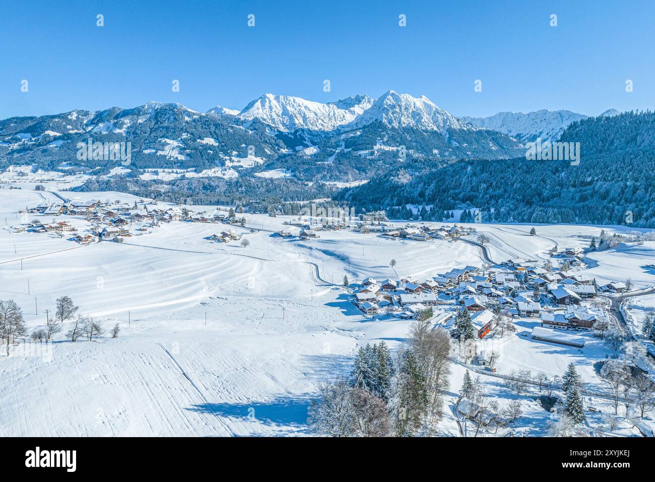 Neige et soleil dans la région de Hörnerdörfer près d'Obermaiselstein dans Oberallgäu hivernale Banque D'Images