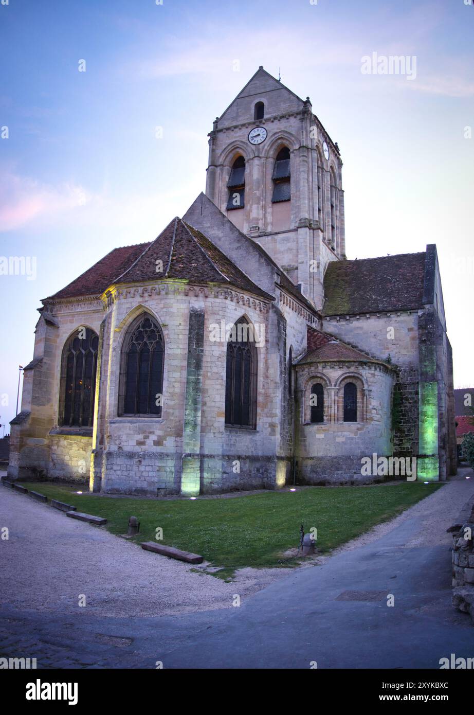 L'église d'Auvers-sur-Oise, vue depuis le Chevet Banque D'Images