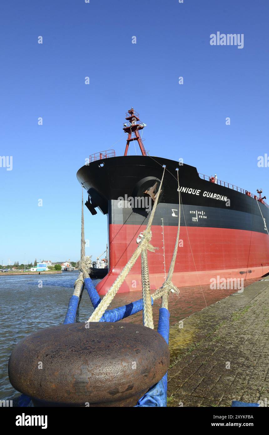 Le pétrolier unique Guardian est amarré au mur du quai. Pétrolier unique Guardian dans le port Banque D'Images