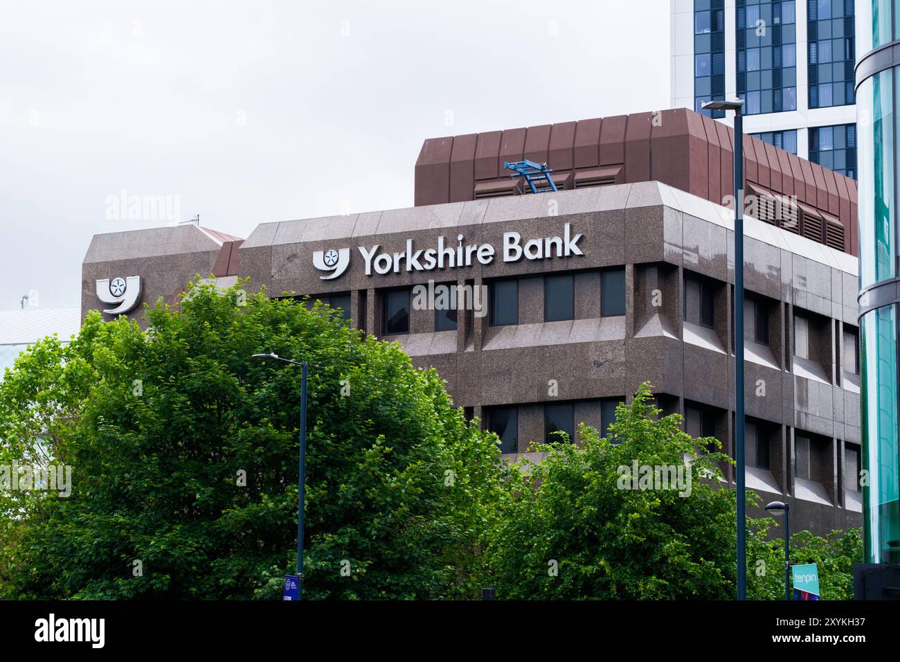 Leeds Angleterre : 4 juin 2024 : le siège social de la Yorkshire Bank est situé dans le centre-ville de Leeds. Le bâtiment de la Yorkshire Bank est bien en vue avec son uniqu Banque D'Images