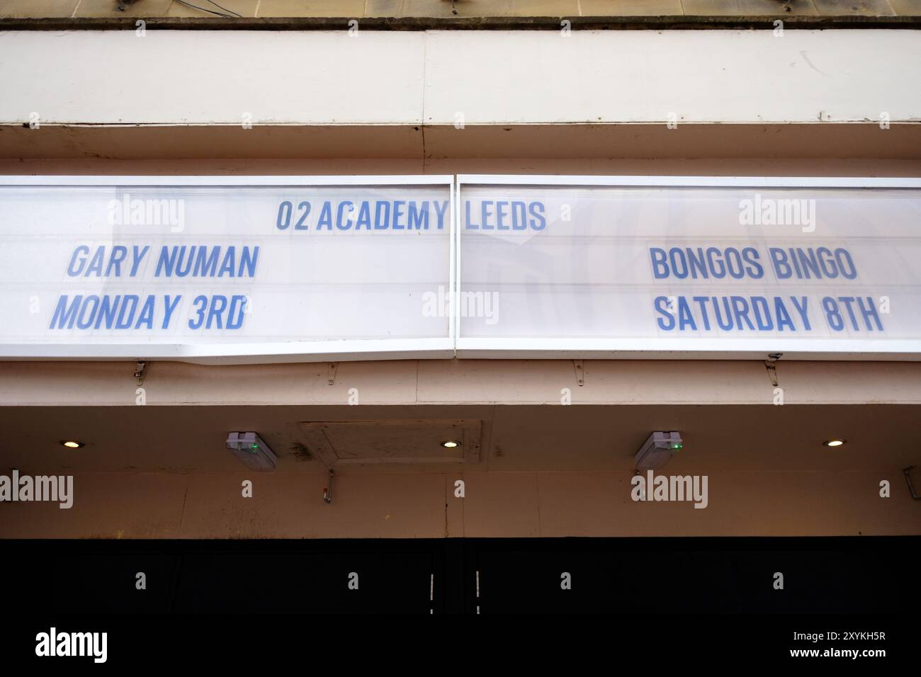 Leeds Angleterre : 4 juin 2024 : O2 Academy Leeds affiche les événements à venir avec des bannières mettant en vedette le concert de Gary Numan, Bongos Bingo Big Letters Banque D'Images