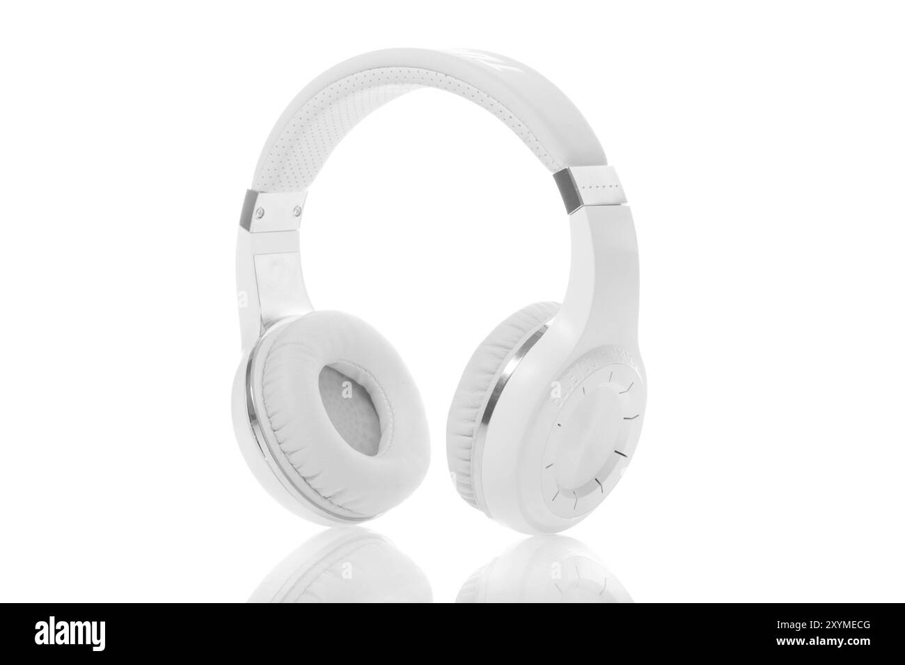 Casque sans fil isolé sur un fond blanc. bluetooth Banque D'Images