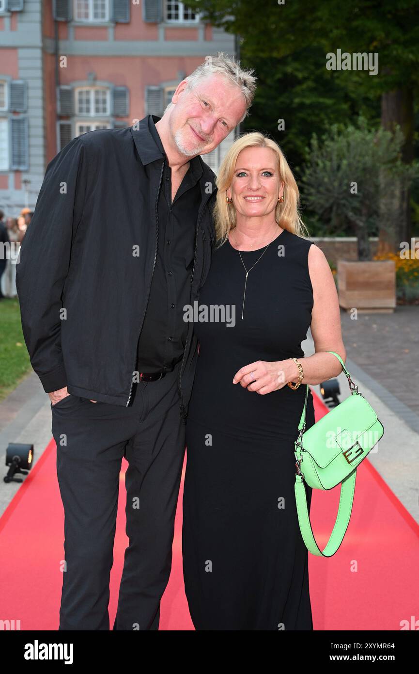 Produzent Michael Souvignier und Moderatorin Claudia Kleinert kommt zur Abendveranstaltung anlässlich der Kölner Jurysitzung zum international Emmy Award 2024 - demi-finale des Emmy Awards internationaux auf Schloss Arff *** le producteur Michael Souvignier et la présentatrice Claudia Kleinert assistent à la soirée à l'occasion de la réunion du jury de Cologne pour l'Emmy Award international 2024 demi-finale des Emmy Awards internationaux à Schloss Arff Banque D'Images