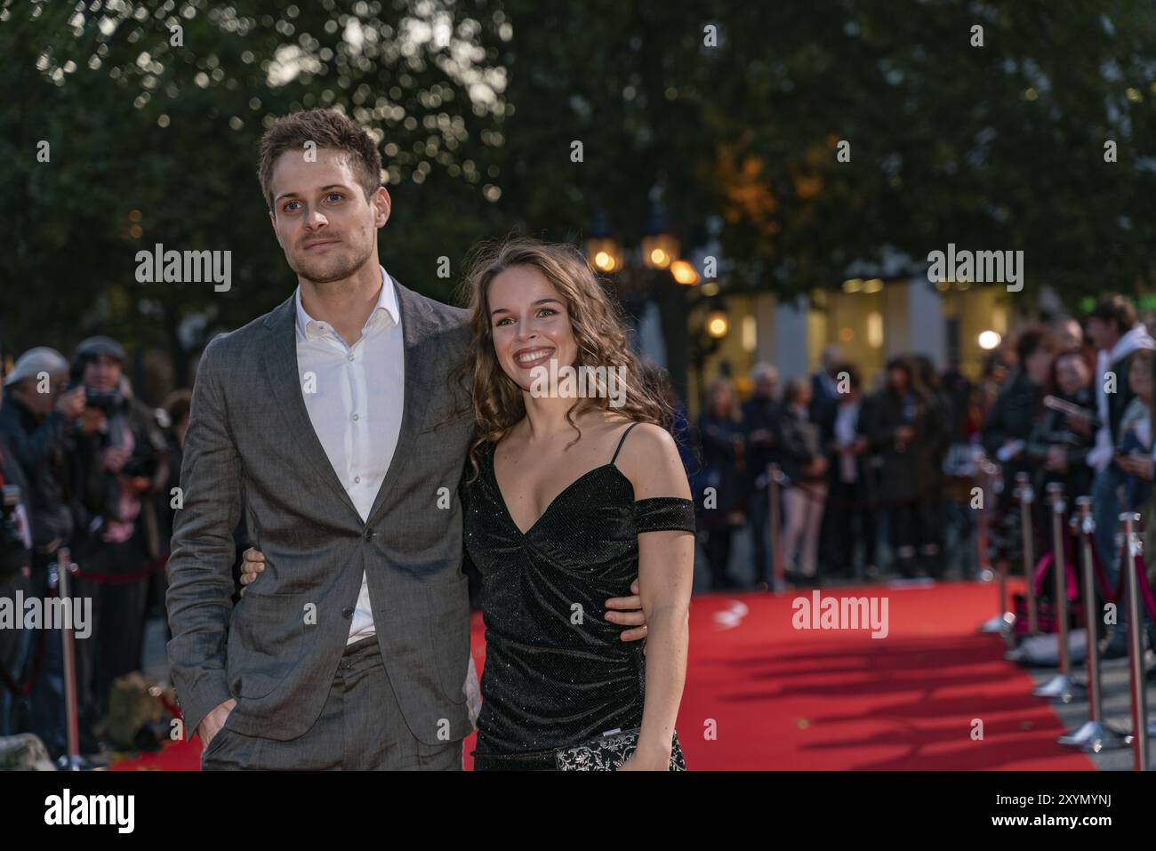 FRANCFORT-SUR-LE-MAIN, DEUTSCHLAND, 18. Oktober 2019 : Philip Birnstiel und Darya Gritsyuk BEI ihrer Ankunft auf dem Roten Teppich beim Hessischen film- un Banque D'Images