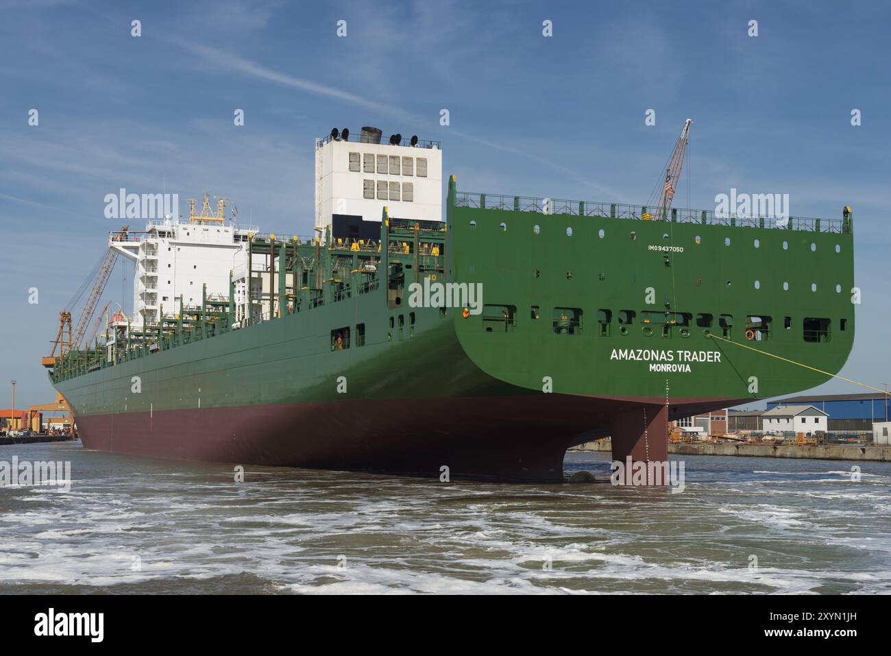 Amazonas Trader dans le bassin tournant. Navire amazonas Trader remorqué dans le port Banque D'Images