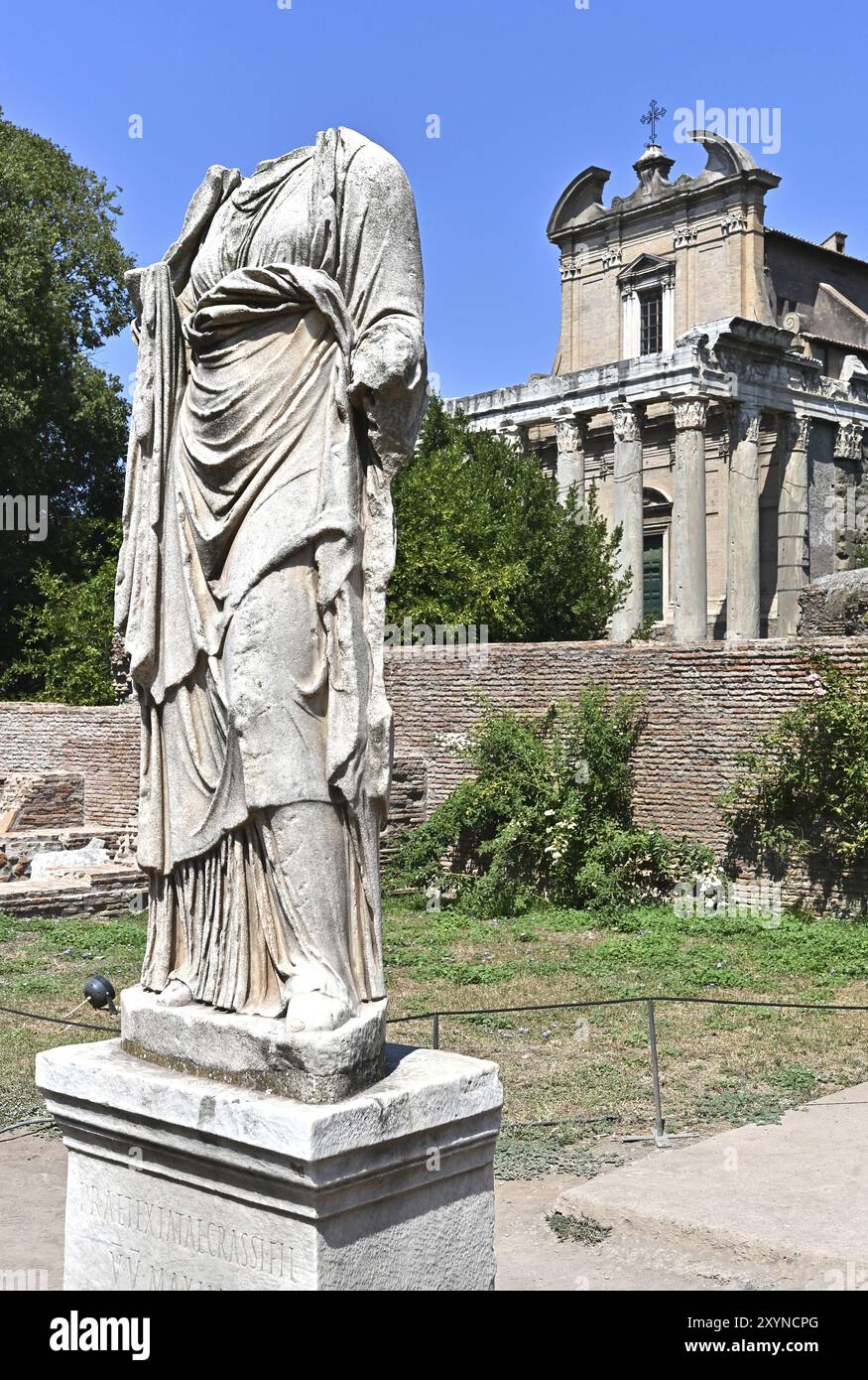 Vierge vestale, sculpture dans la maison des Vierges vestales Banque D'Images