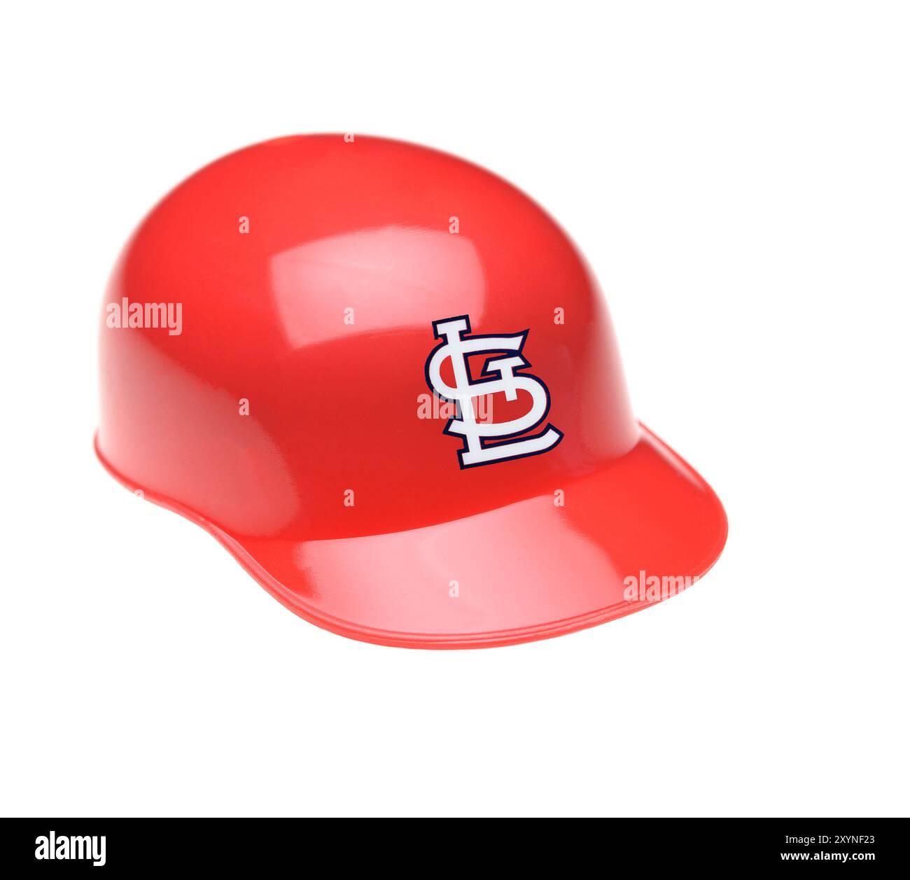 IRVINE, CALIFORNIE - 27 FÉVRIER 2019 : gros plan d'un mini casque collectionnable Batters pour les Louis Cardinals de la Major League Baseball. Banque D'Images