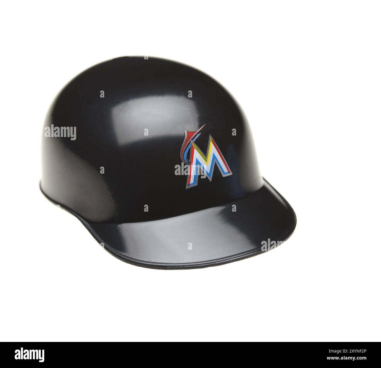 IRVINE, CALIFORNIE - 27 FÉVRIER 2019 : gros plan d'un mini casque à collectionner pour les Marlins de Miami de la Major League Baseball. Banque D'Images