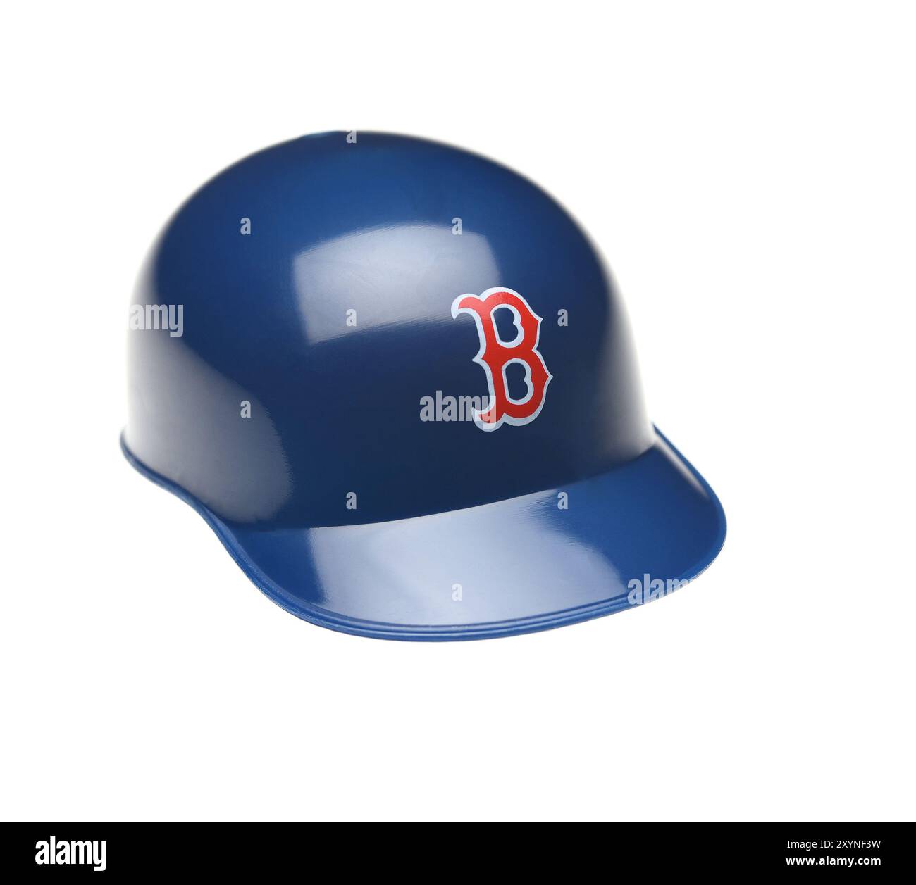 IRVINE, CALIFORNIE - 27 FÉVRIER 2019 : gros plan d'un mini casque à collectionner pour les Boston Red Sox de la Major League Baseball. Banque D'Images