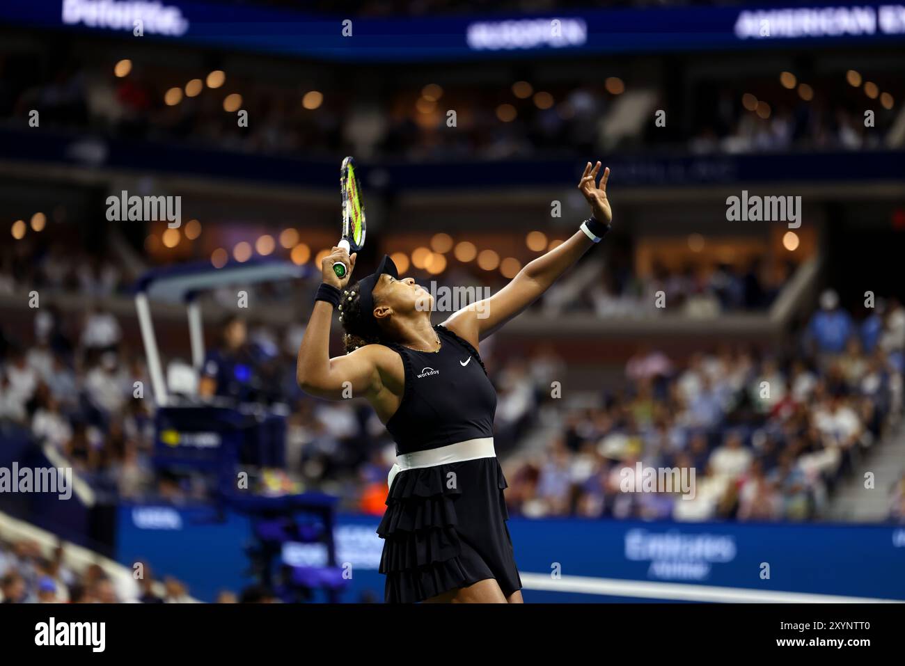 Flushing Meadows, US Open : Naomi Osaka, Japon. 29 août 2024. Servir à Karolina Muchova de la République tchèque lors de leur victoire au deuxième tour à l'US Open. Muchiva a remporté le match en sets consécutifs crédit : Adam Stoltman/Alamy Live News Banque D'Images