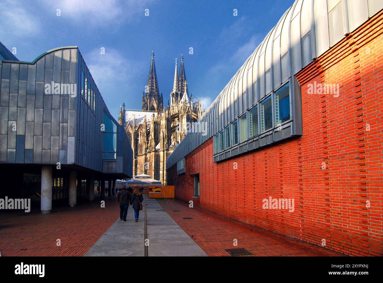 Allemagne , Cologne. Vue de la cathédrale de Cologne , encadrée par le Musée Ludwig. 16 novembre 2013 Banque D'Images