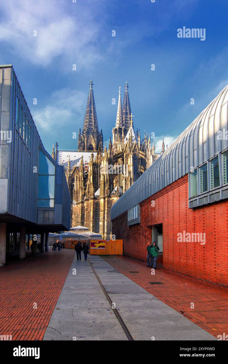 Allemagne , Cologne. Vue de la cathédrale de Cologne , encadrée par le Musée Ludwig. 16 novembre 2013 Banque D'Images