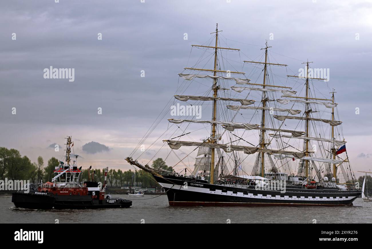 Barque à quatre mâts Kruzenshtern, impressions du 824e anniversaire du port de Hambourg 2013, impressions du 824e anniversaire du port de Hambourg 2013 Banque D'Images Barque à quatre mâts Kruzenshtern, impressions du 824e anniversaire du port de Hambourg 2013, impressions du 824e anniversaire du port de Hambourg 2013 Banque D'Images