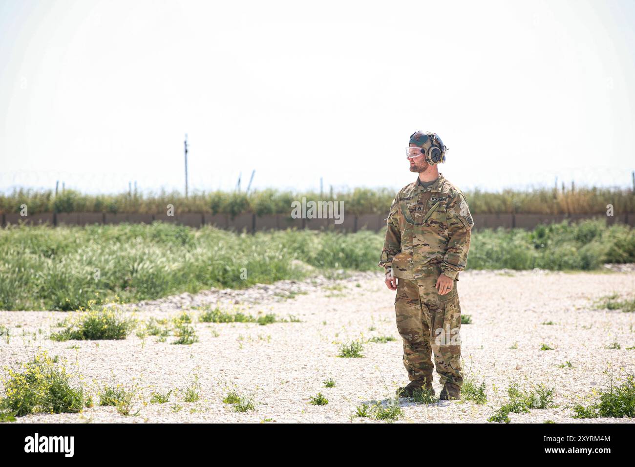 Les parachutistes affectés à la 82e brigade aérienne de combat, 82e division aéroportée, survolent l'Irak et la Syrie, atterrissant à divers points d'armement et de ravitaillement (FARP) le long de la route le 18 avril 2024. La 82e brigade d'aviation de combat a été déployée dans la zone de responsabilité du Commandement central des États-Unis à l'appui de la Force opérationnelle interarmées combinée - opération Inherent Resolve 2023-2024. (Photo de l'armée américaine par le sergent d'état-major Catessa Palone) Banque D'Images