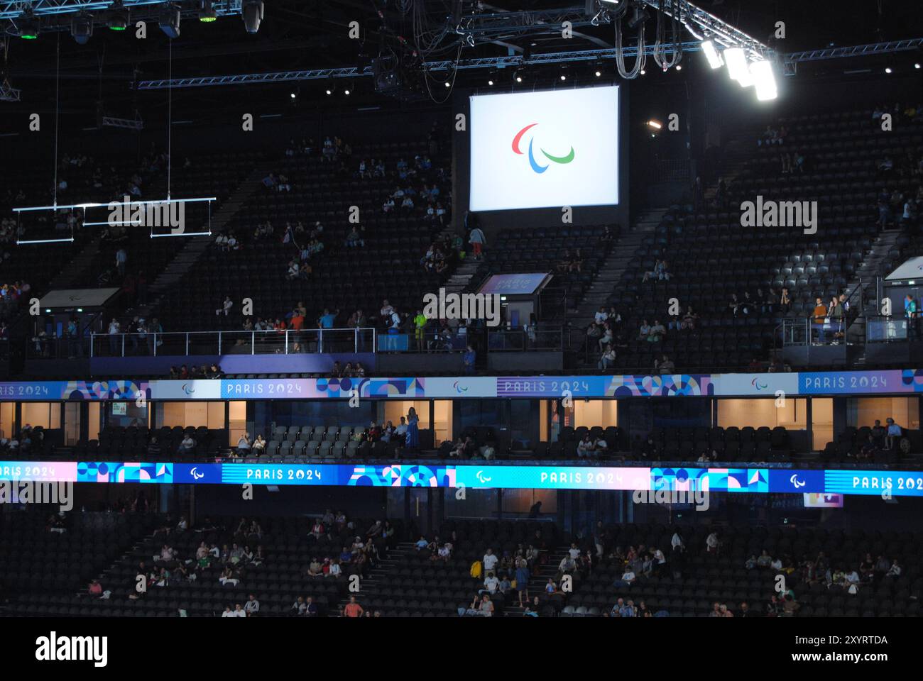 Nanterre, France - août 30 2024 : para natation à l'Arena de Paris la Défense pendant les Jeux Paralympiques de Paris 2024. Banque D'Images