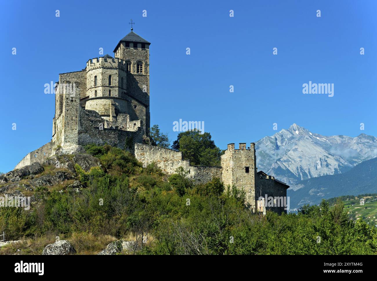 Basilique de Valeria, Basilique de Valère, derrière le sommet du Haut de Cry, Sion, Sion, Valais, Suisse, Europe Banque D'Images