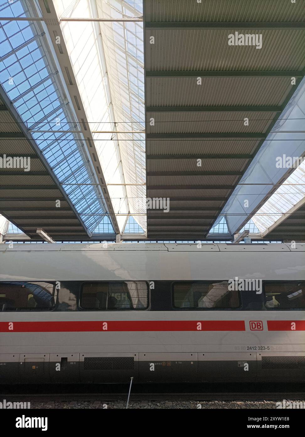 Bahn, DB, Deutsche Bahn, Zug, Eisenbahn, Zugbegleiter, Gleise, Lokführer, Deutschland ticket , Sanierung , Bauarbeiten , Fahrgäste, Pendler, reisen, in München Hbf , Bayern , Deutschland . 31 août 2024. Banque D'Images