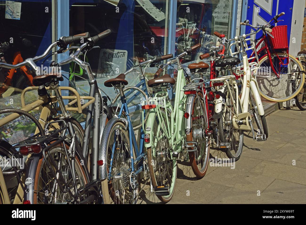 Europe, Allemagne, Hambourg, ville, Neustadt, Grossneumarkt, lieu de rencontre branché, restaurants et pubs, marché hebdomadaire, Fahrrad Manufaktur Wheels a Banque D'Images