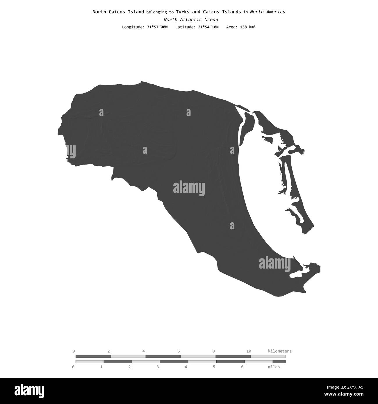 Île de Caïques du Nord dans l'océan Atlantique Nord, appartenant aux îles Turques et Caïques, isolée sur une carte d'altitude à deux niveaux, avec échelle de distance Banque D'Images