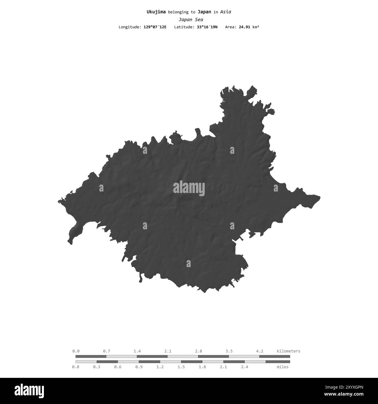Ukujima dans la mer du Japon, appartenant au Japon, isolé sur une carte d'altitude à deux niveaux, avec échelle de distance Banque D'Images