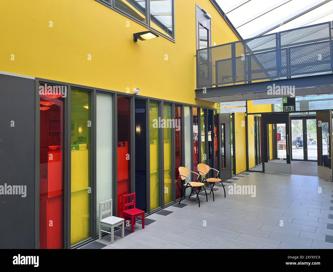 Den Helder, pays-Bas. 1er mars 2024. L'intérieur moderne d'un centre communautaire à Den Helder Banque D'Images