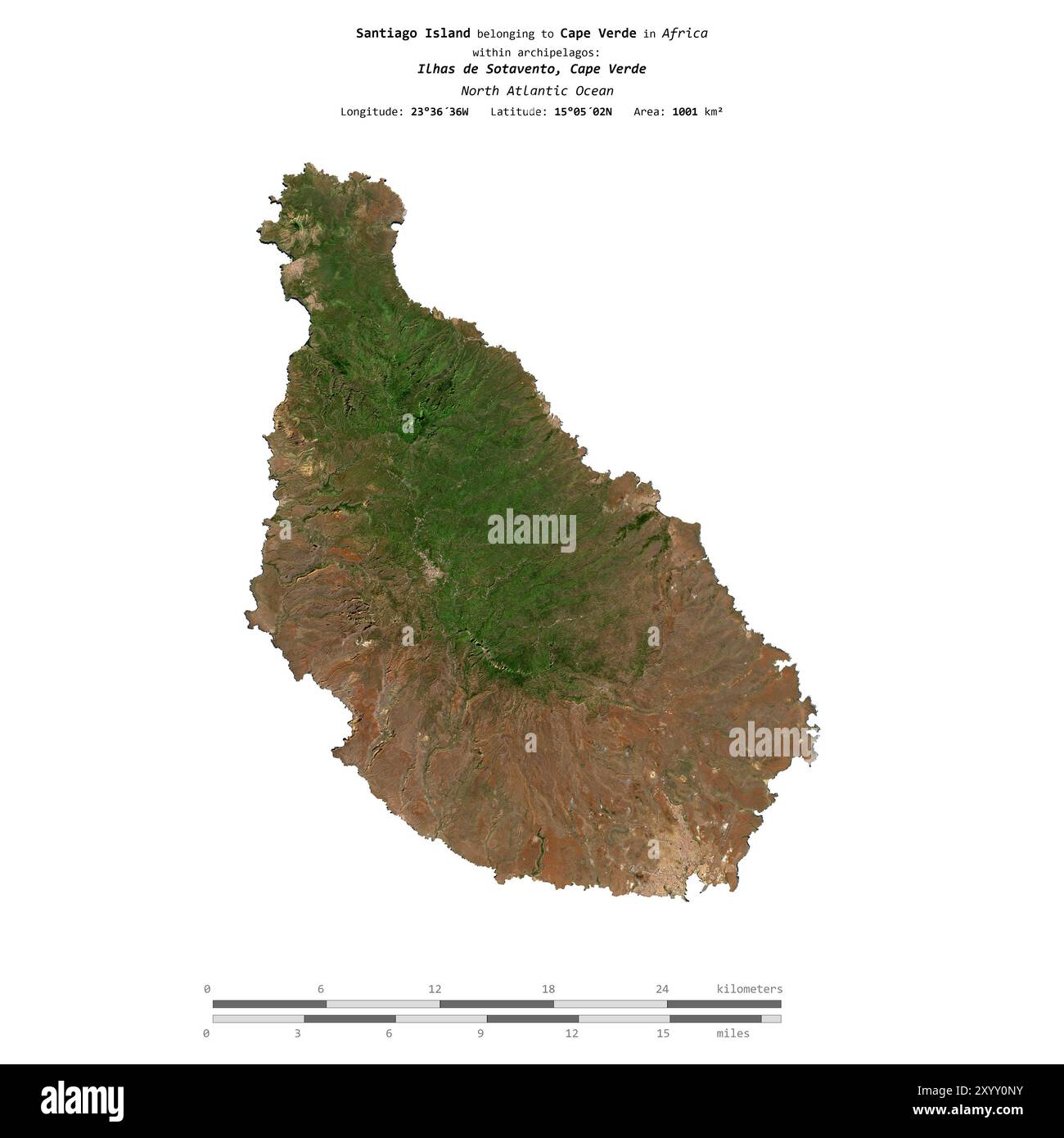 Île Santiago dans l'océan Atlantique Nord, appartenant au Cap Vert, isolée sur une image satellite prise le 31 octobre 2019, avec échelle de distance Banque D'Images