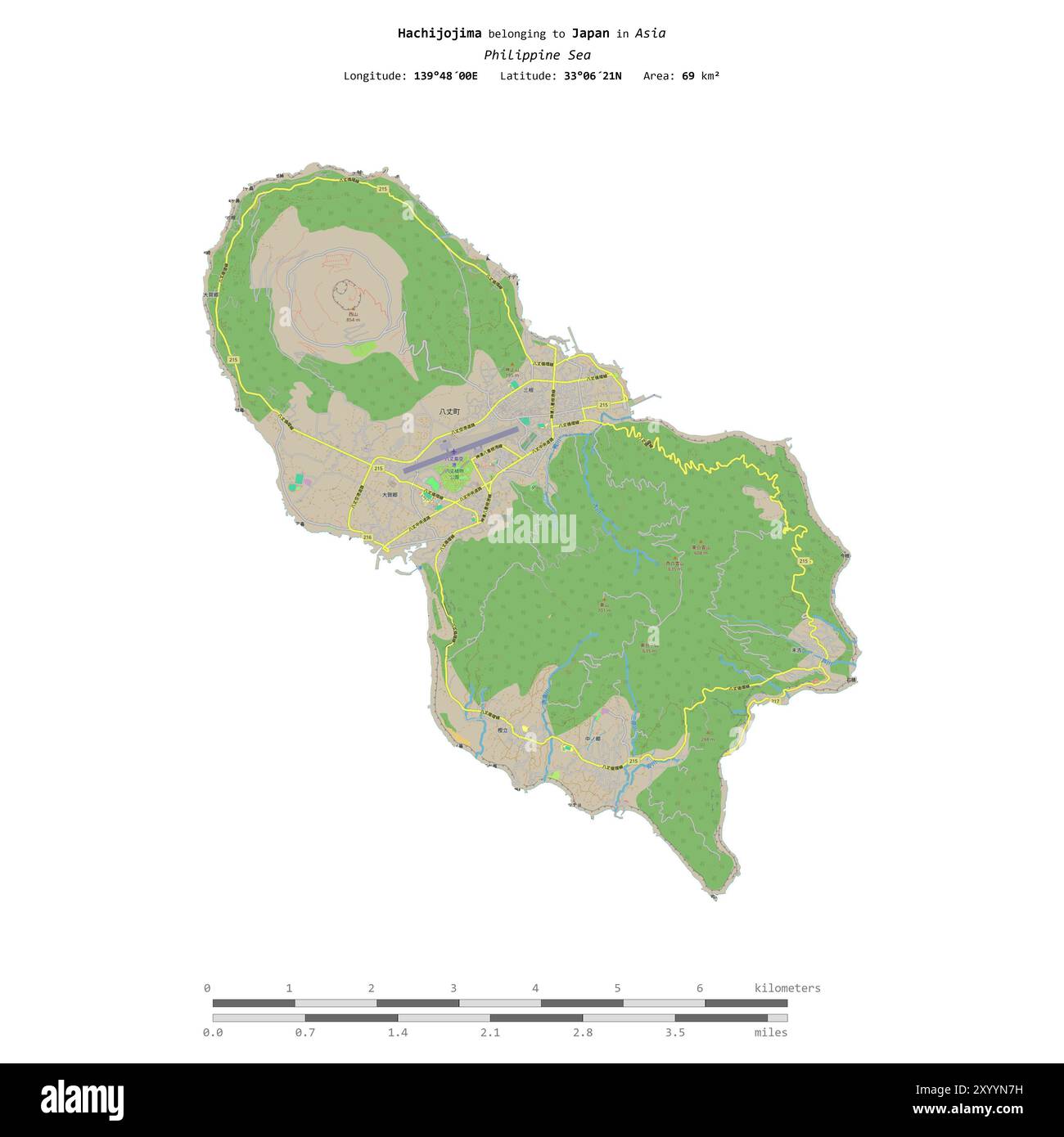 Hachijojima dans la mer des Philippines, appartenant au Japon, isolé sur une carte topographique de style standard OSM, avec échelle de distance Banque D'Images