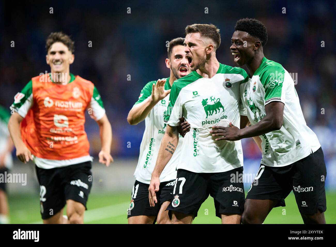 Clément Michelin de Real Racing célèbre avec ses coéquipiers Suleiman Camara et Andres Martinz de Real Racing Club après avoir marqué le troisième match de l'équipe Banque D'Images