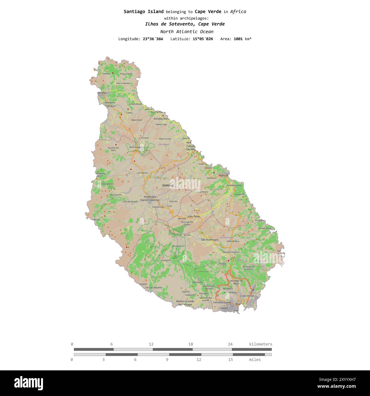 Île Santiago dans l'océan Atlantique Nord, appartenant au Cap-Vert, isolée sur une carte topographique de style OSM standard, avec échelle de distance Banque D'Images