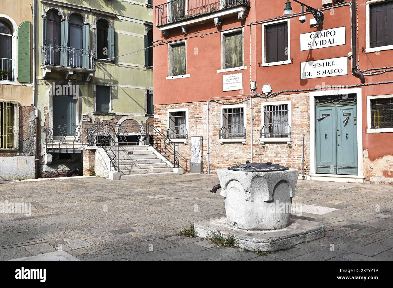 Fontaine sur le Campo S. Vidal, Sestier San Marco Banque D'Images