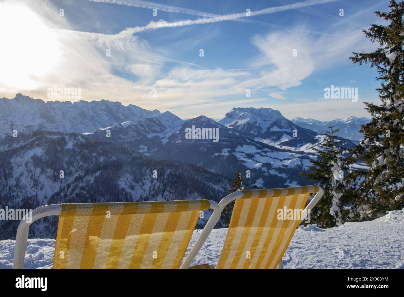 Chaises longues en Autriche en hiver Banque D'Images