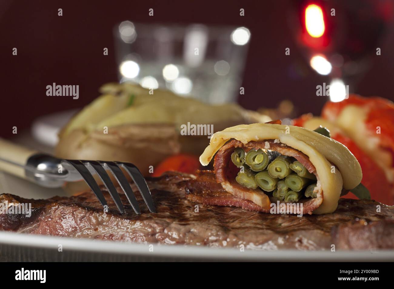 Entrecote grillée avec haricots Banque D'Images