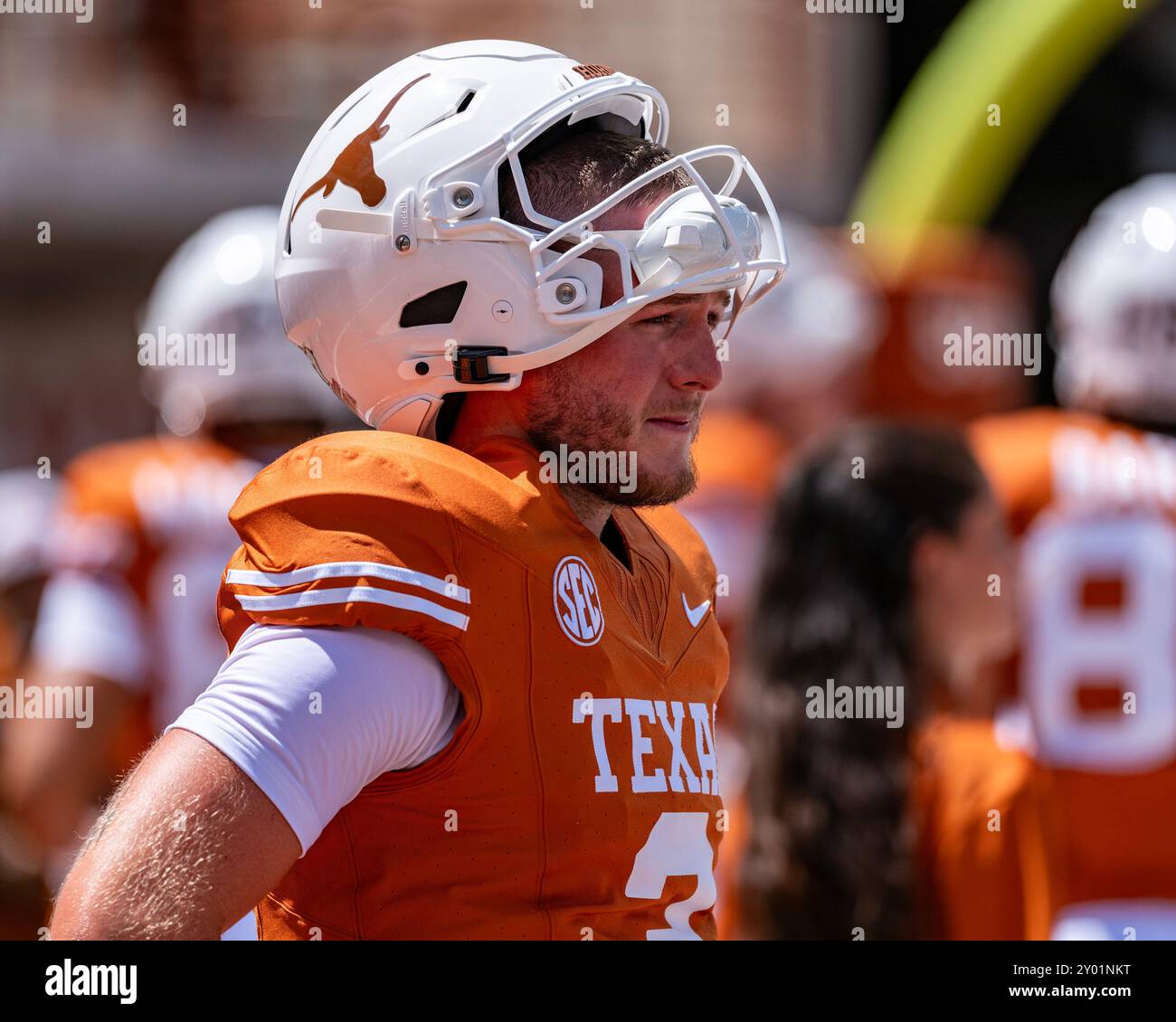 31 août 2024.Quinn Ewers #3 des Texas Longhorns lors des échauffements avant le match contre les Colorado State Rams au DKR-Memorial Stadium. Banque D'Images