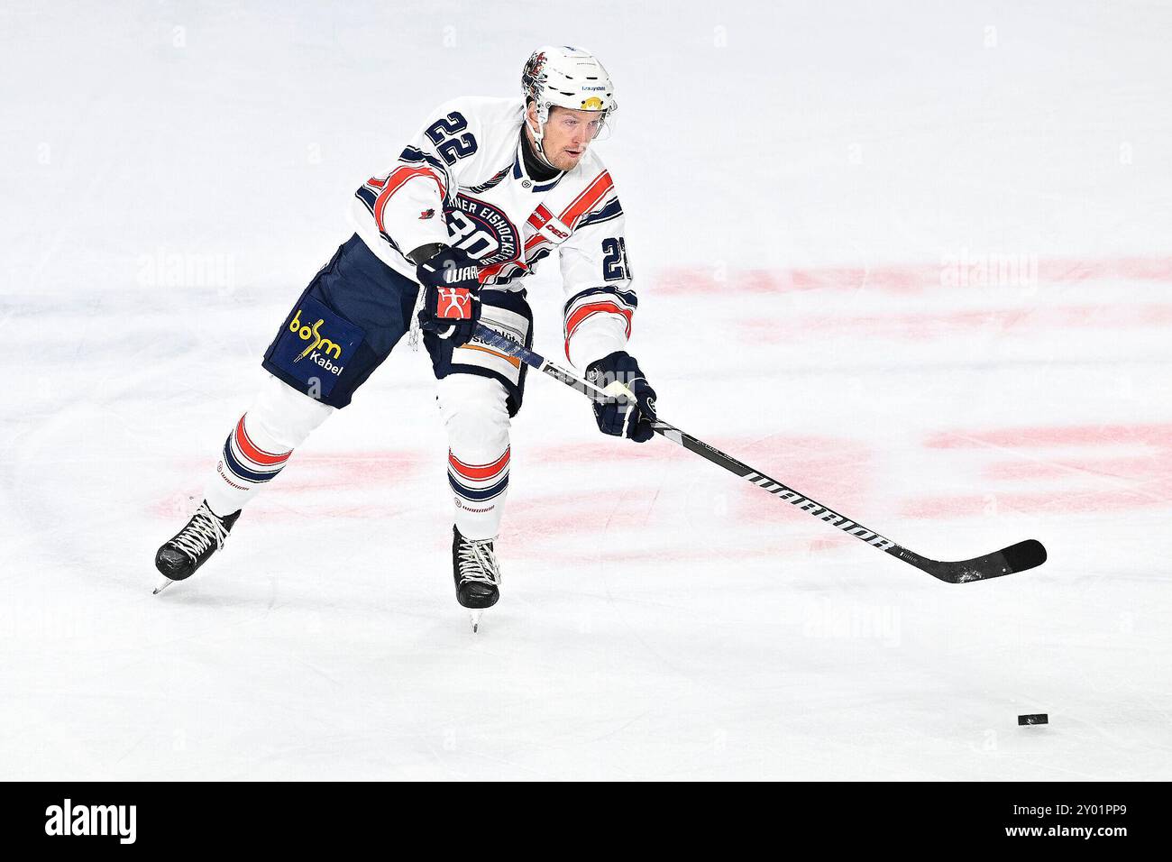 Eishockey DEL 25 : TimoCom NRW-Cup Krefeld Pinguine vs Iserlohn Roosters Am 31.8.2024 in der Yayla Arena in Krefeld Iserlohns John Broda (Nr.22) Foto : osnapix Banque D'Images