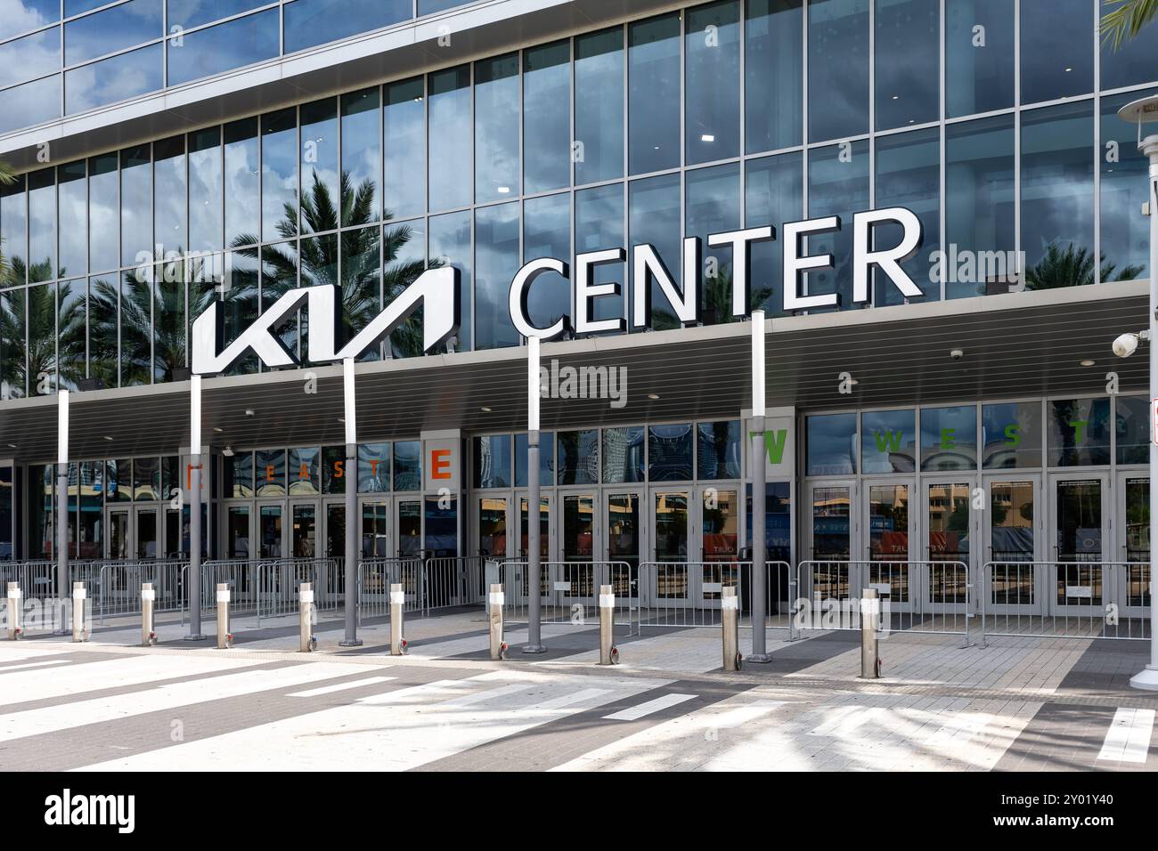 Le Kia Center, anciennement Amway Center, est une aréna polyvalente située dans le centre-ville d'Orlando et qui abrite le Orlando Magic de la NBA. Banque D'Images