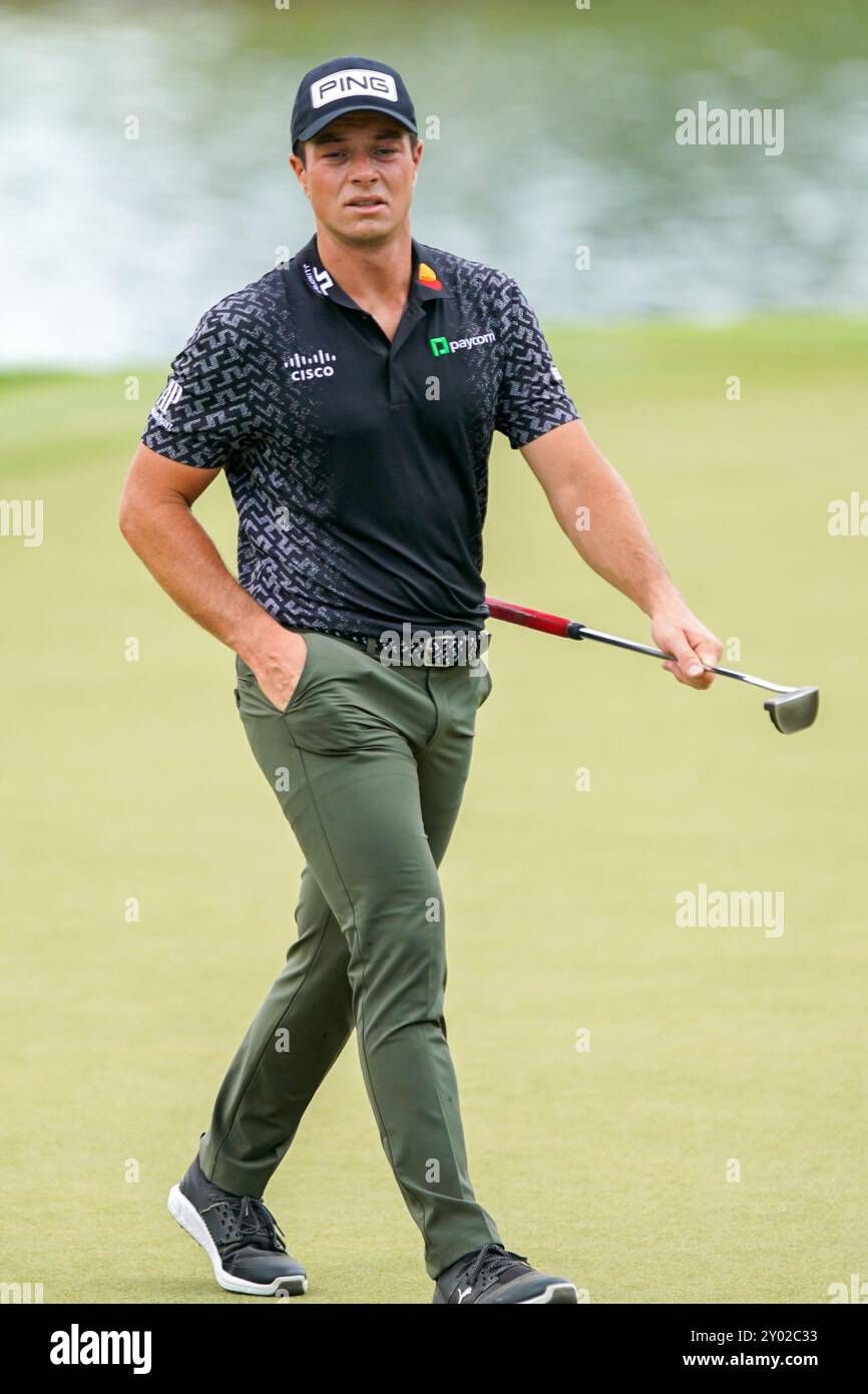 Atlanta, Géorgie, États-Unis. 31 août 2024. Viktor Hovland (NOR) approche du 9e green lors de la troisième manche du championnat 2024 au East Lake Golf Club. (Crédit image : © Debby Wong/ZUMA Press Wire) USAGE ÉDITORIAL SEULEMENT! Non destiné à UN USAGE commercial ! Banque D'Images