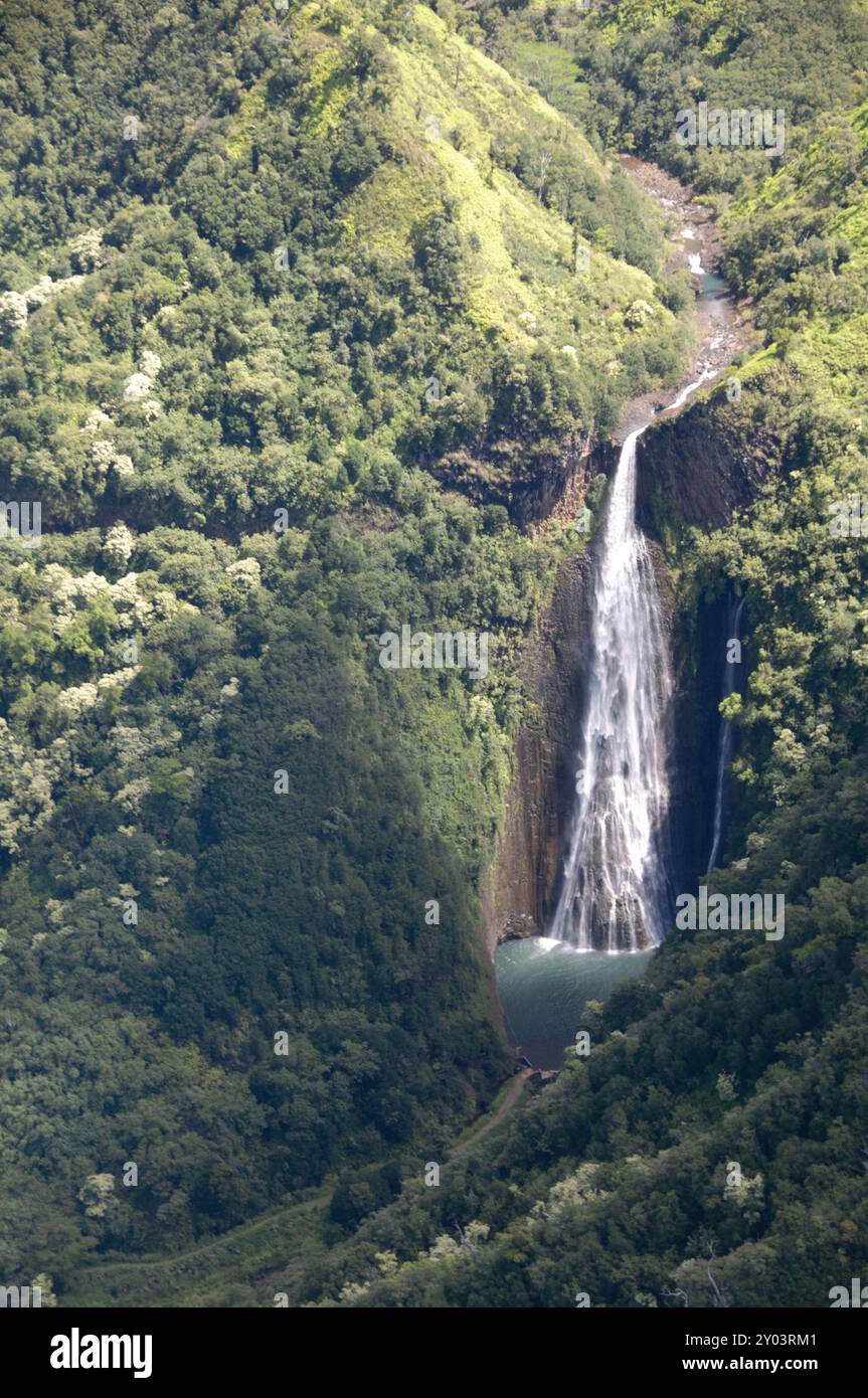 Cascade à Kauai Hawaii vue de l'air Banque D'Images