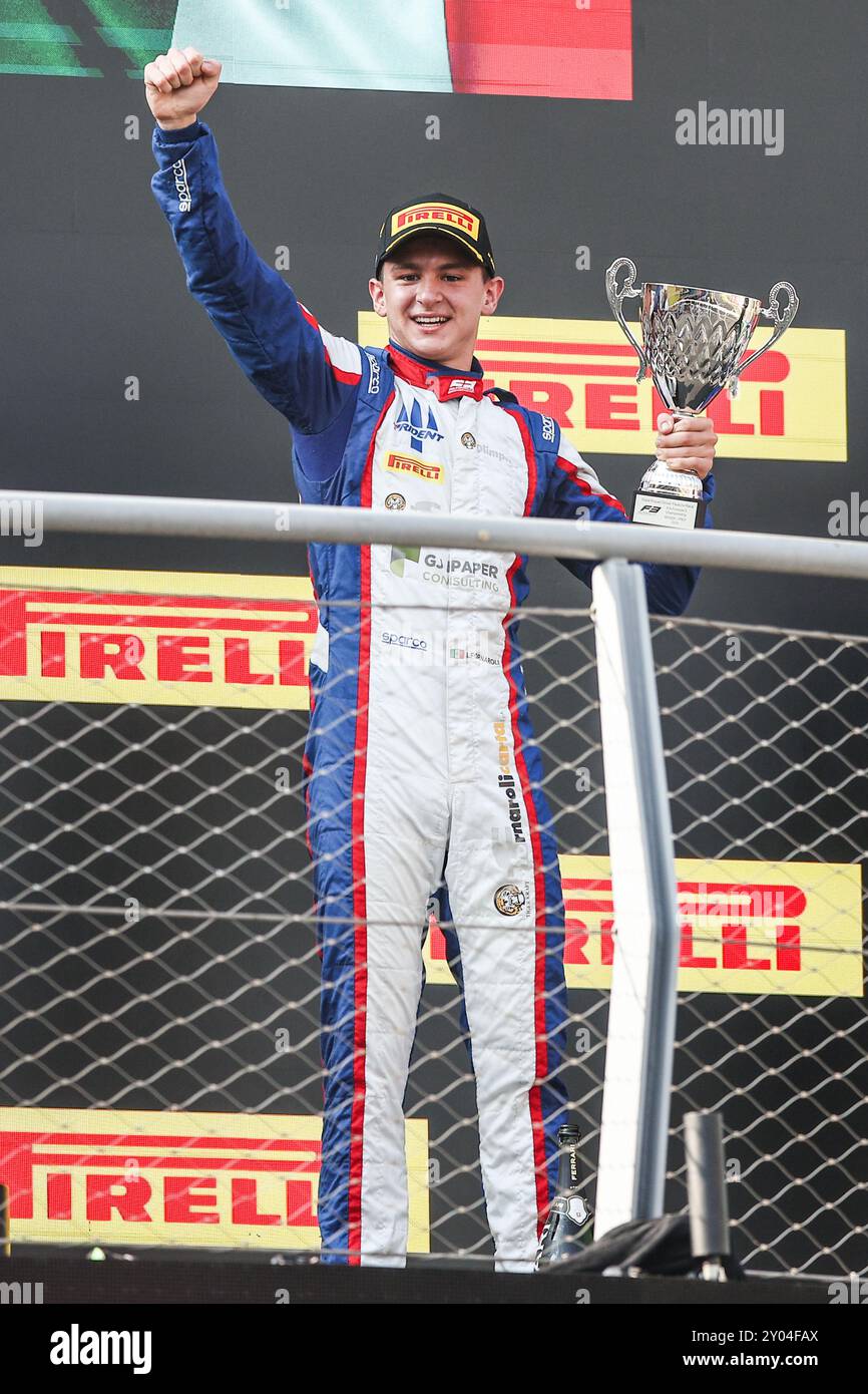 Monza, Italie. 1er septembre 2024. FORNAROLI Leonardo (ita), Trident, Dallara F3 2019, portrait du podium lors de la 10ème manche du Championnat FIA de formule 3 2024 du 30 août au 1er septembre 2024 sur l'Autodromo Nazionale Monza, à Monza, Italie - photo Xavi Bonilla/DPPI crédit : DPPI Media/Alamy Live News Banque D'Images