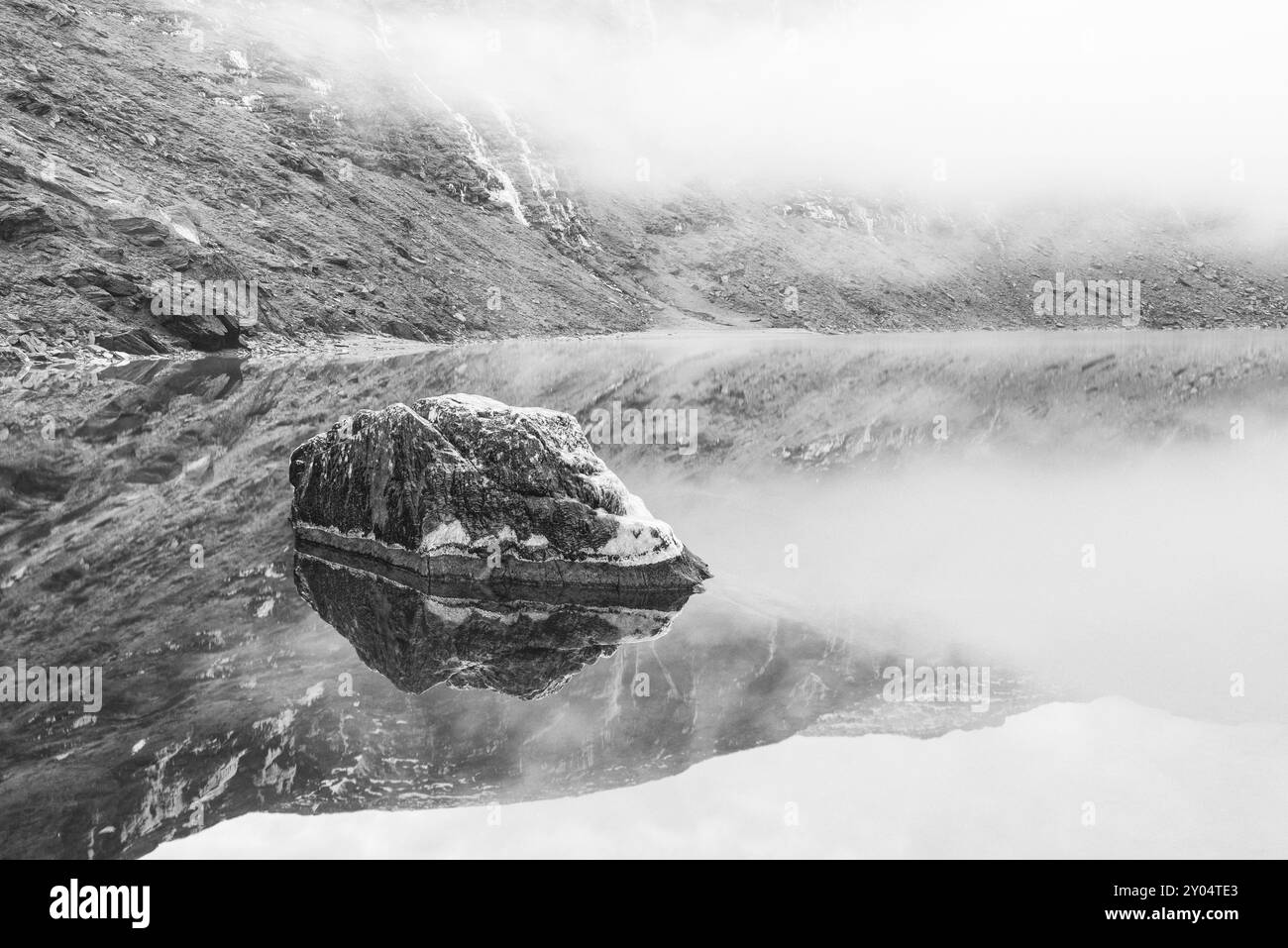 Foggy Mood, Trollsjoen, Norrbotten, Laponie, Suède, octobre 2014, Europe Banque D'Images